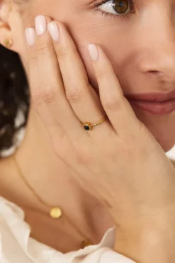 ANILLO MALINI ÓNIX BAÑADO EN ORO