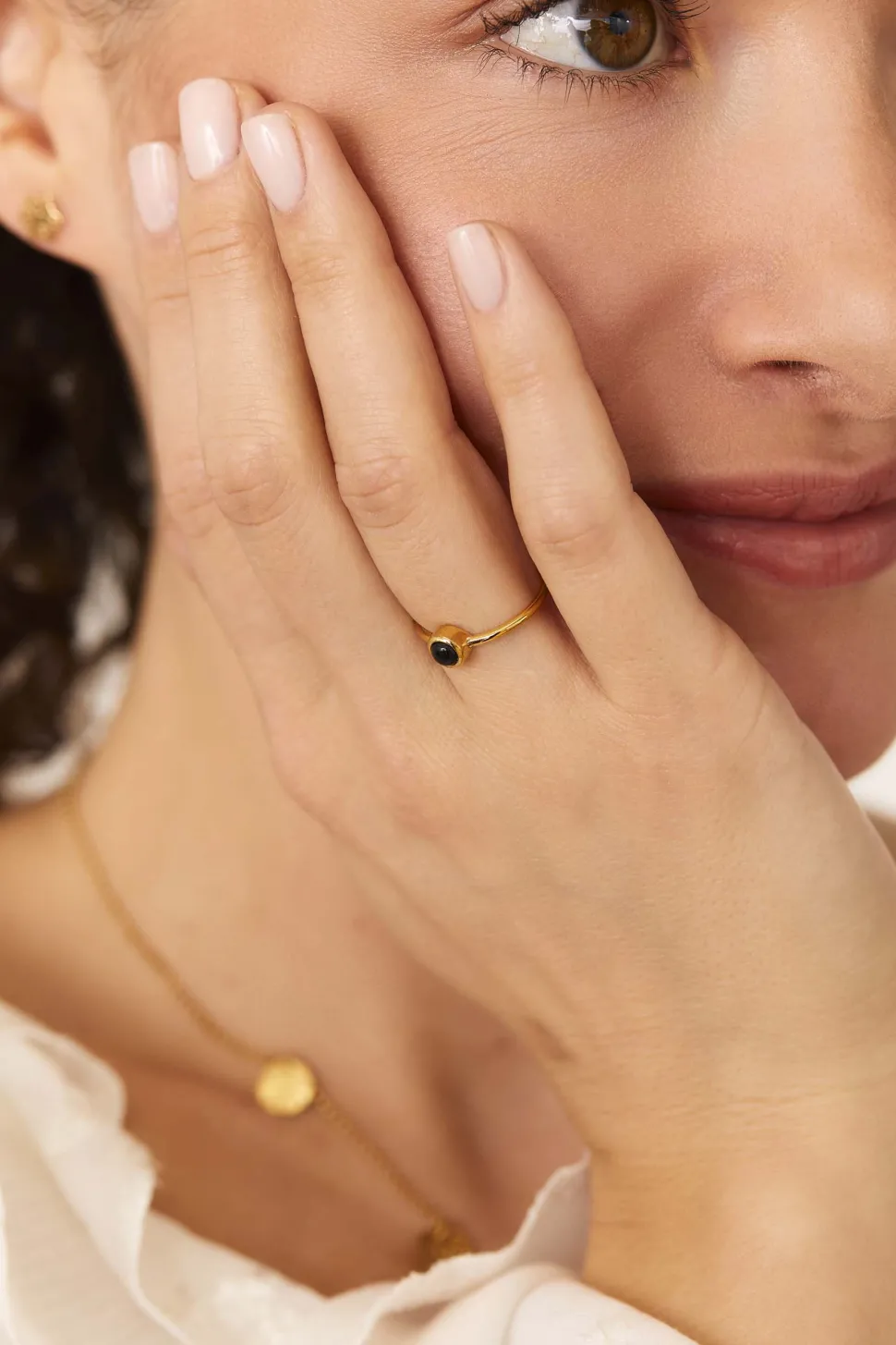 ANILLO MALINI ÓNIX BAÑADO EN ORO