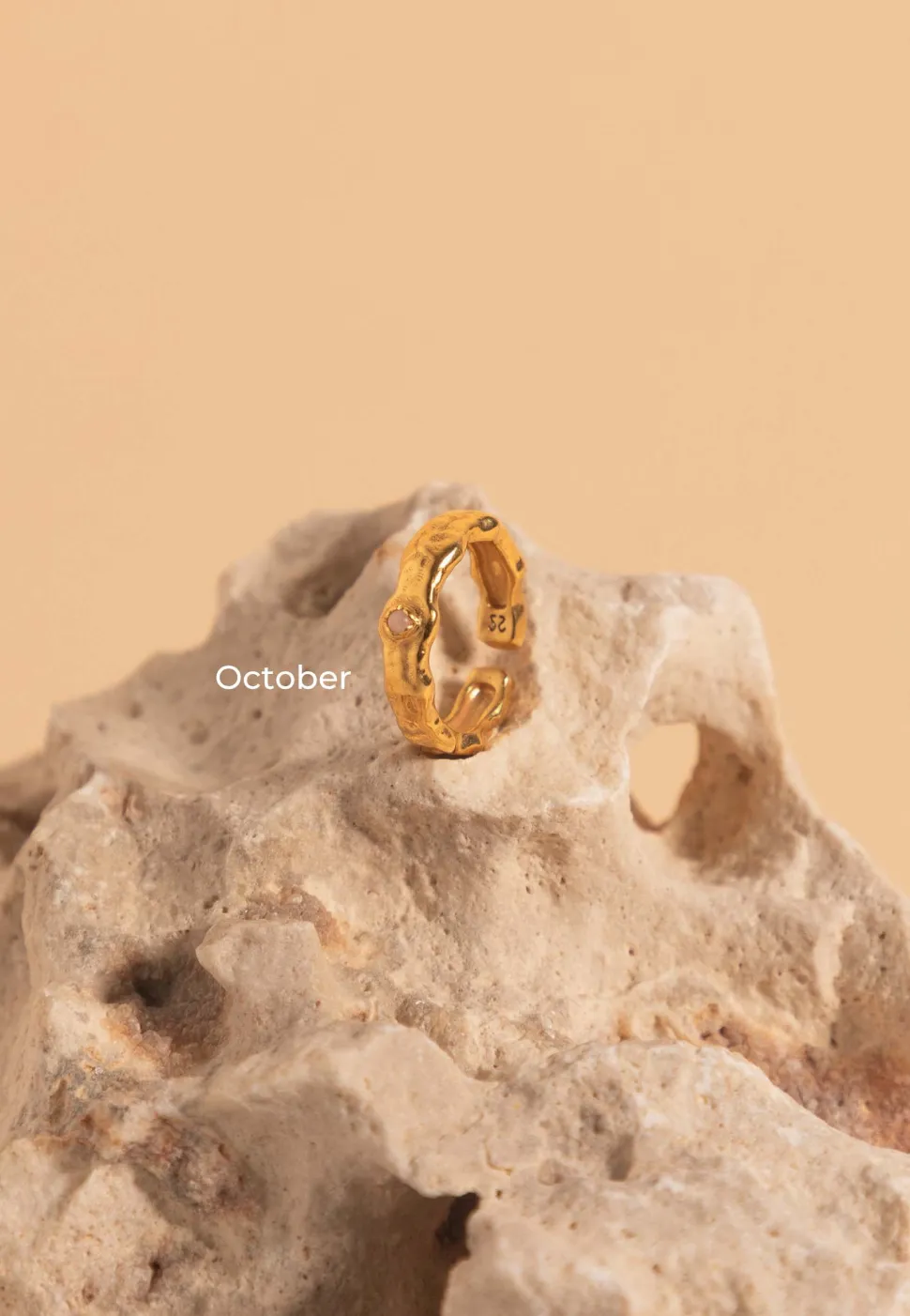 ANILLO PIEDRAS DE NACIMIENTO BAÑADO EN ORO