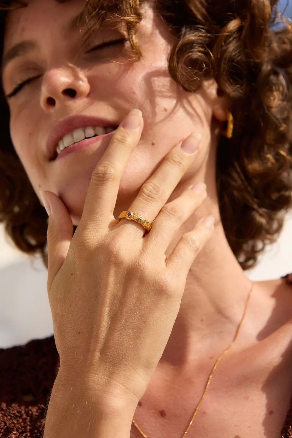 ANILLO PIEDRAS DE NACIMIENTO BAÑADO EN ORO