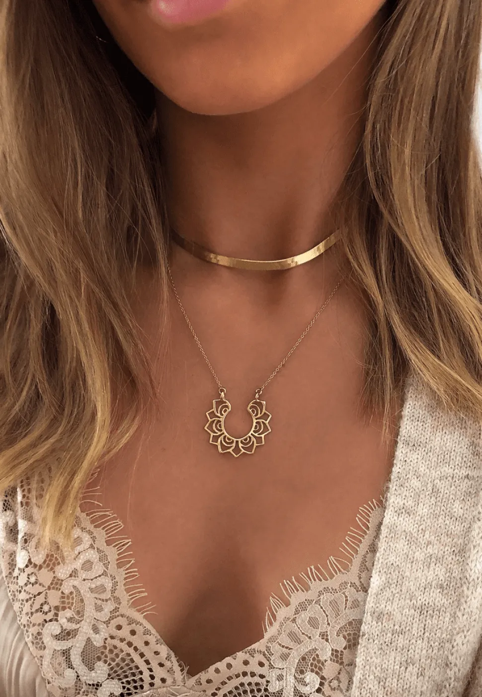 COLLAR HEMA BAÑADO EN ORO