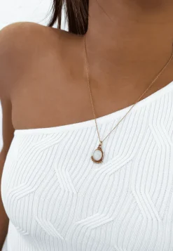 COLLAR NITI BAÑADO EN ORO