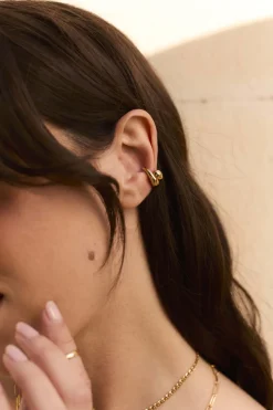 EAR CUFF PAKAD BAÑADO EN ORO