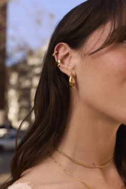 EAR CUFF QALAMAT BAÑADO EN ORO