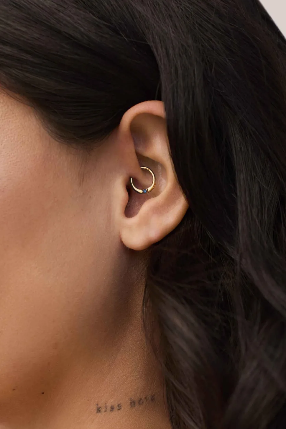 PIERCING UPAGRAH (8MM) BAÑADO EN ORO
